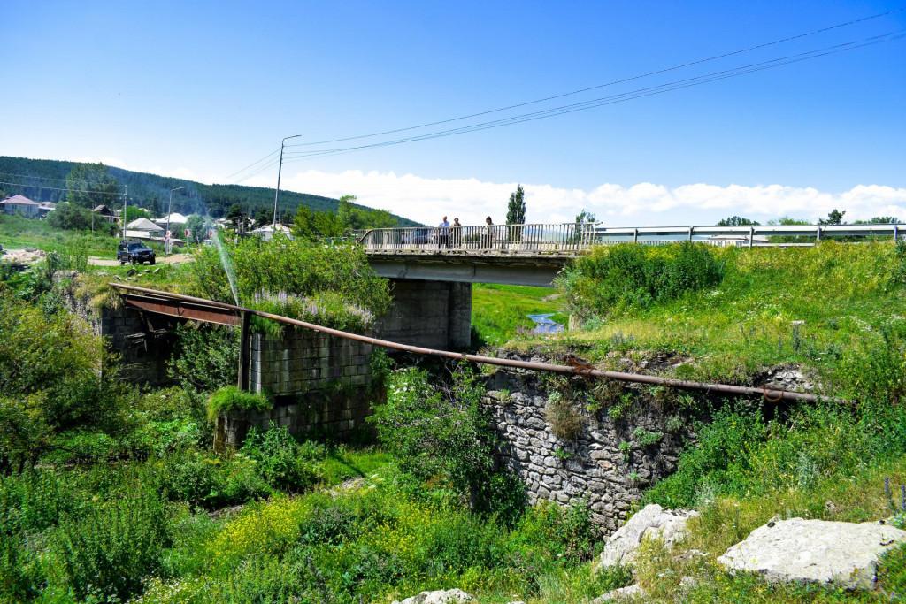 წალკის ხიდში ჩატანებული ეკლესიის წარწერიანი ქვა