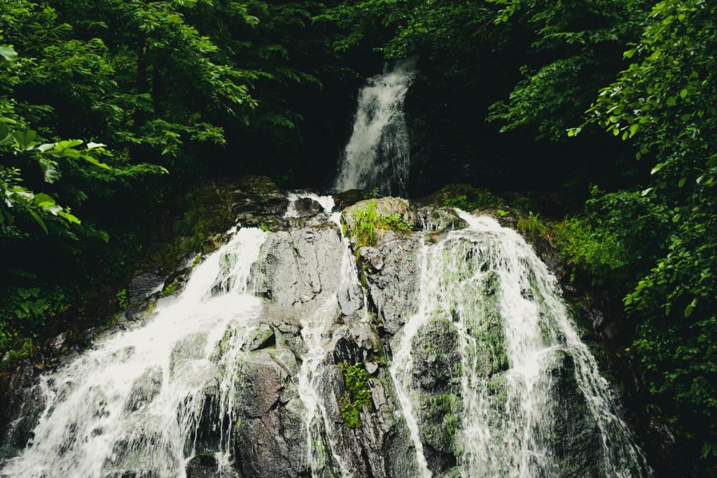 ჩანჩქერი ენგურის ხეობაში