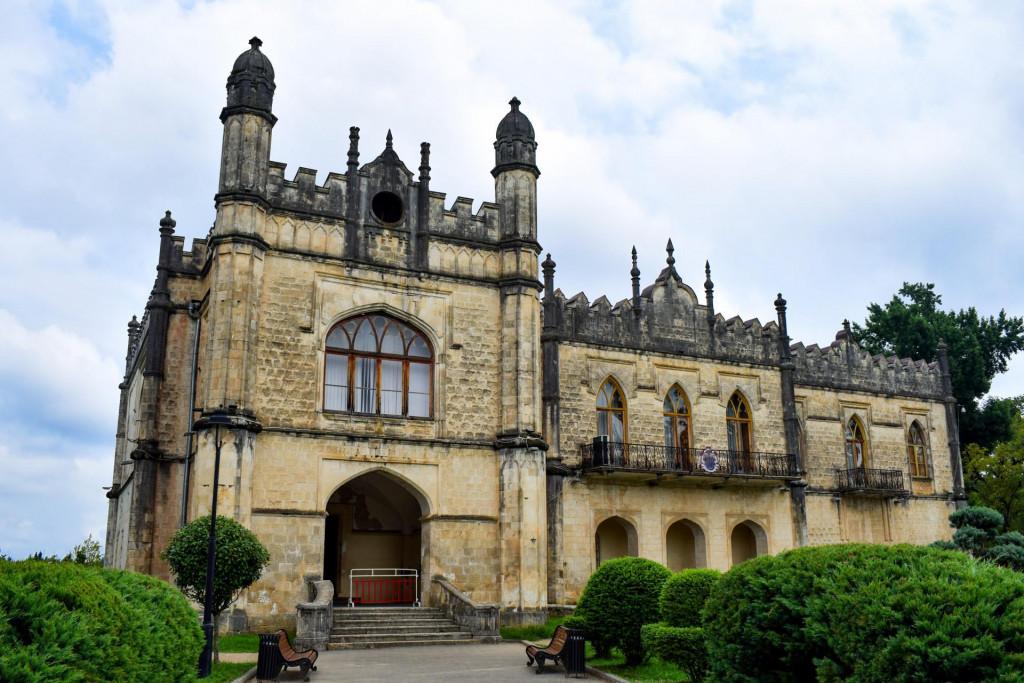 დადიანების სასახლე