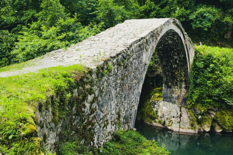 ტყემაკარავის შუა საუკუნეების (თამარის) ქვის ხიდი