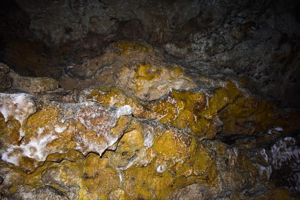 ხვედელიძეების კლდის მღვიმე ზოდში