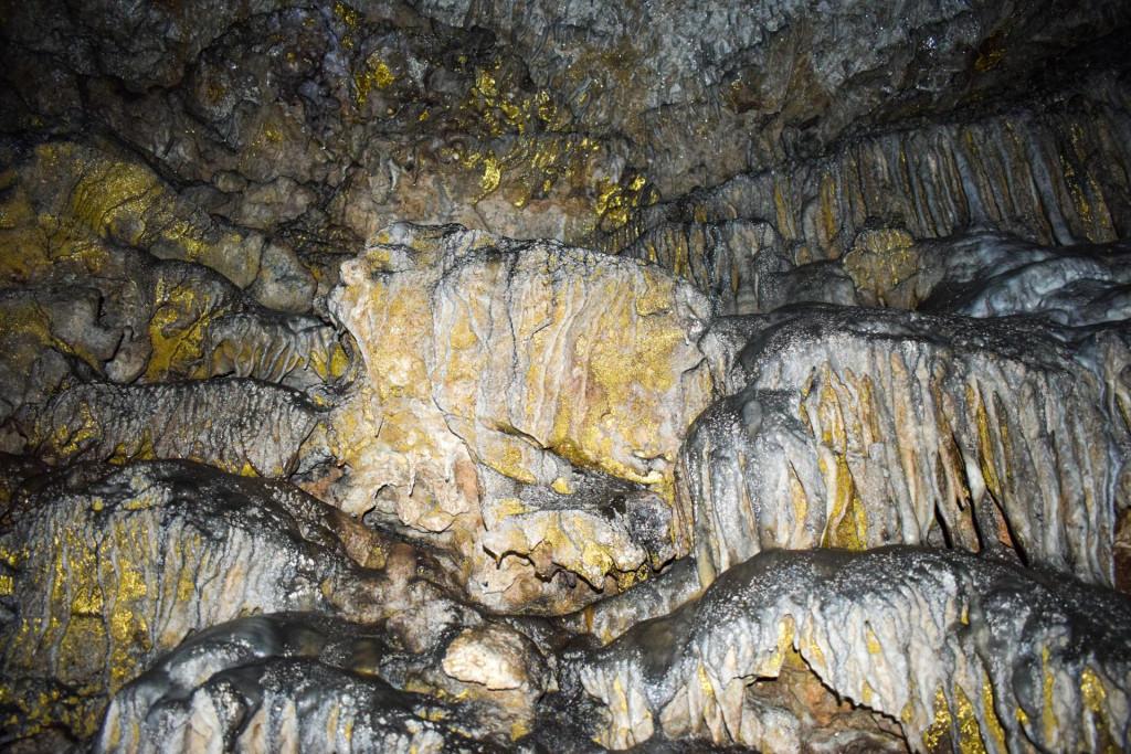 ხვედელიძეების კლდის მღვიმე ზოდში