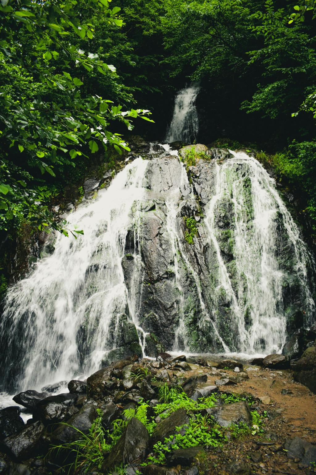 ჩანჩქერი ენგურის ხეობაში