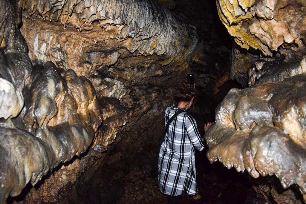 ხვედელიძეების კლდის მღვიმე ზოდში