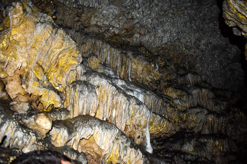 ხვედელიძეების კლდის მღვიმე ზოდში