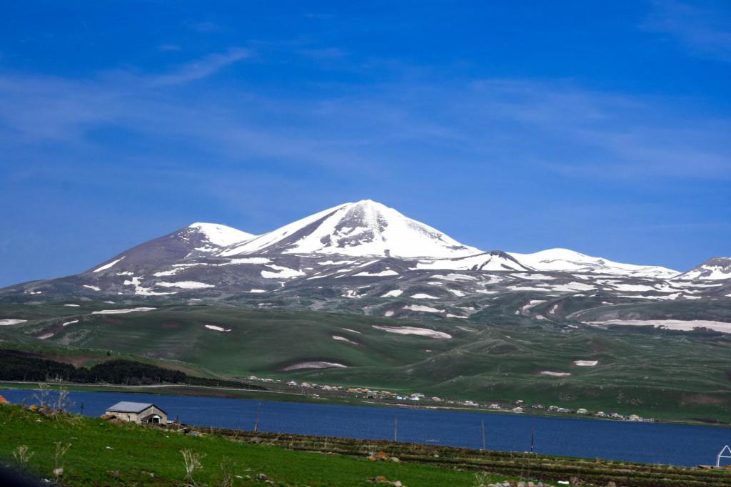 ფარავანის ტბა
