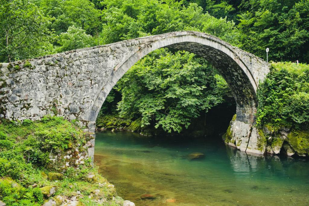 ტყემაკარავის შუა საუკუნეების (თამარის) ქვის ხიდი