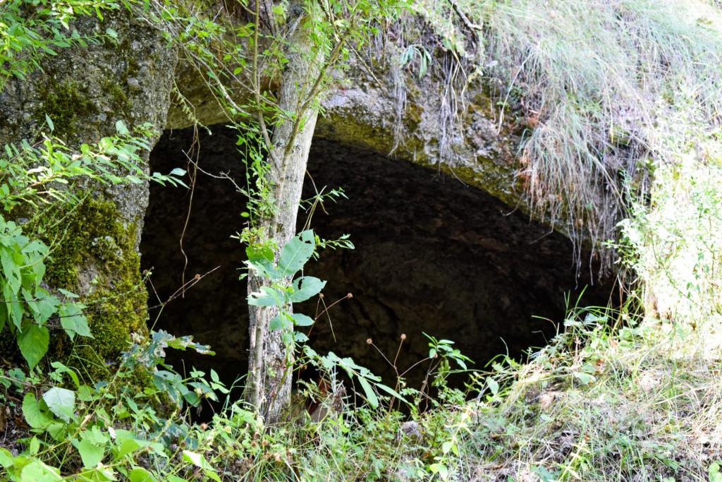 არჯულის კლდეში ნაკვეთი ეკლესია
