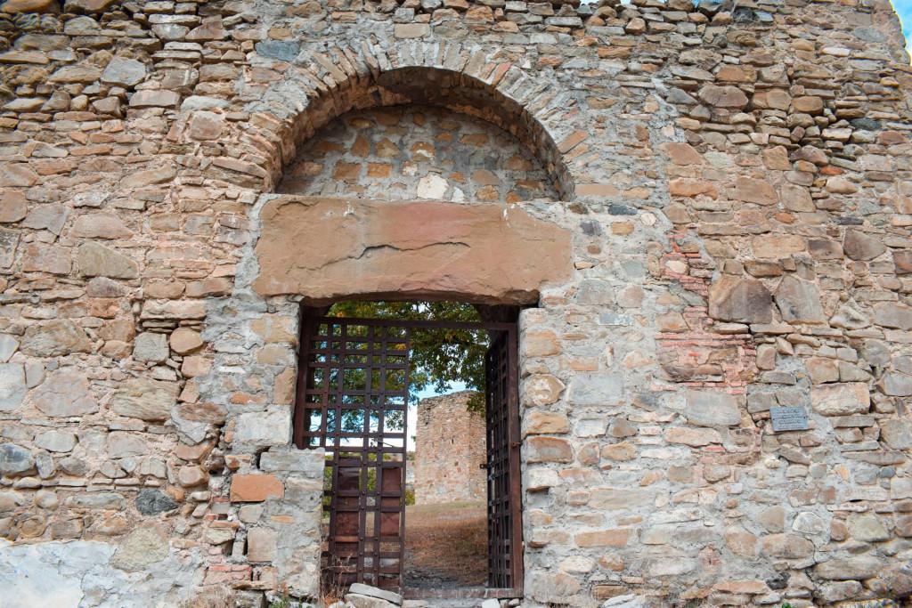 ნიჩბისის ციციშვილების ციხე-დარბაზი