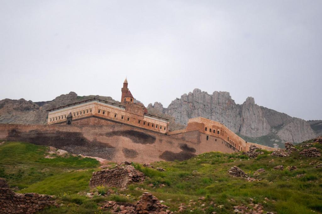 ისაკ ფაშა ჯაყელის სასახლე