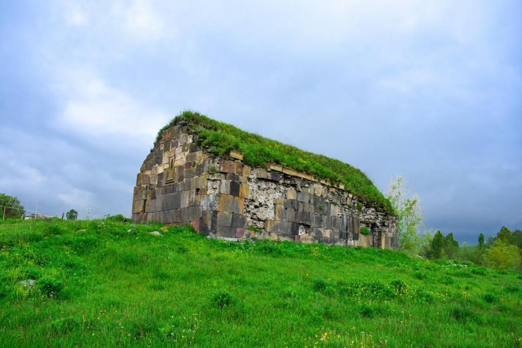 ზემო ყარაბულაღის (შავწყაროს) ეკლესია