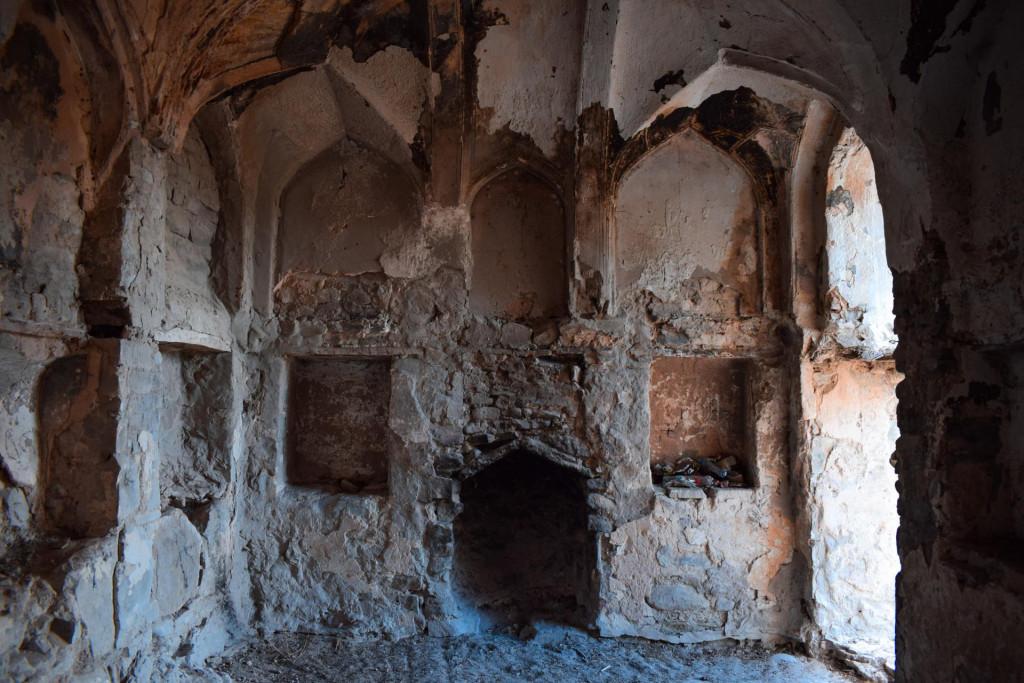 ნიჩბისის ციციშვილების ციხე-დარბაზი