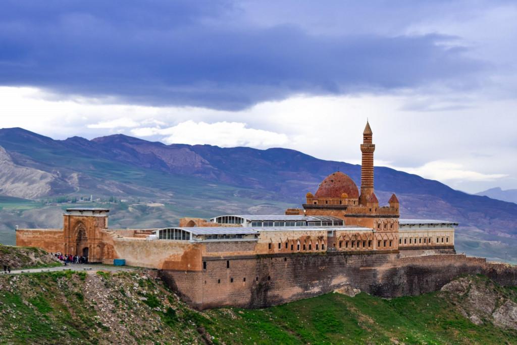 ისაკ ფაშა ჯაყელის სასახლე