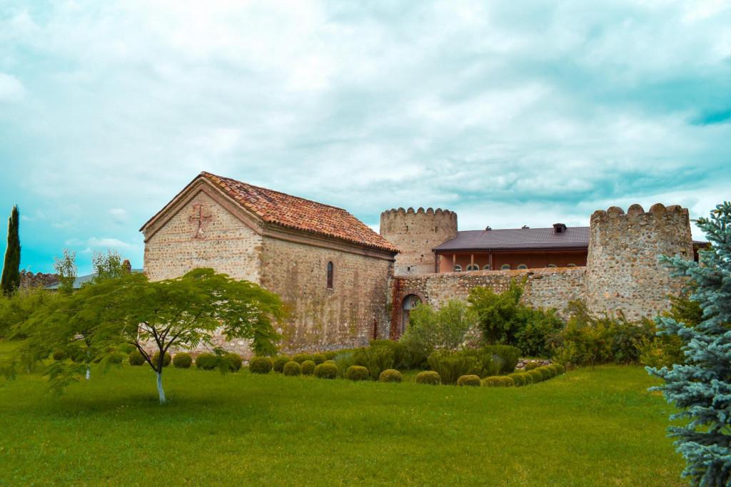 ხაშმის ჩოლოყაშვილების სასახლის კომპლექსი