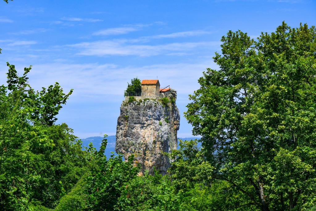 კაცხის სვეტი