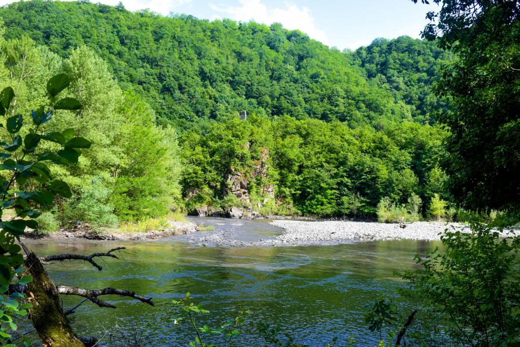 ნავარძეთის (თირის) ციხე