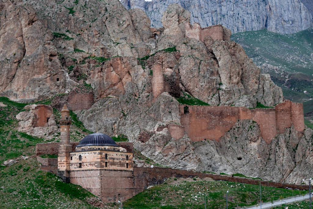 დოღუბეიაზითის ციხე