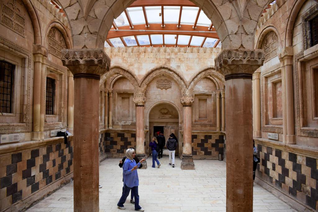 ისაკ ფაშა ჯაყელის სასახლე