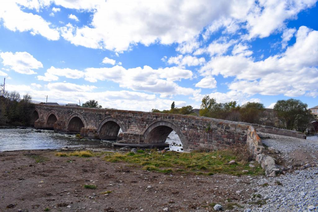 ტონთიოს ხუთმალიანი ხიდი