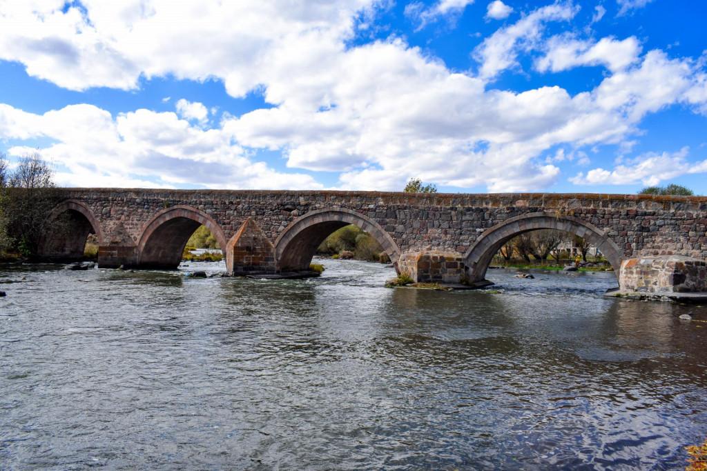 ტონთიოს ხუთმალიანი ხიდი