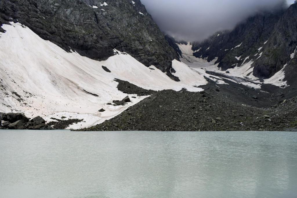 აბუდელაურის ფერადი ტბები