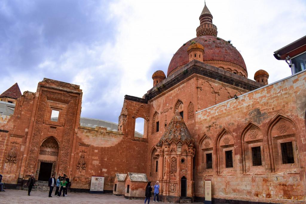 ისაკ ფაშა ჯაყელის სასახლე