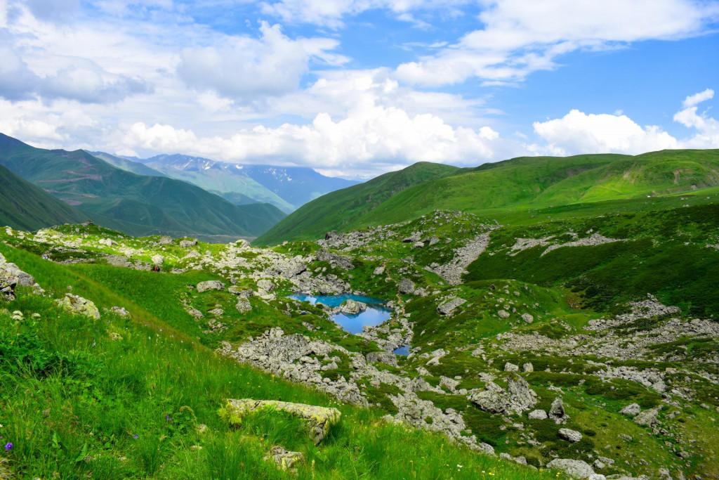 აბუდელაურის ფერადი ტბები