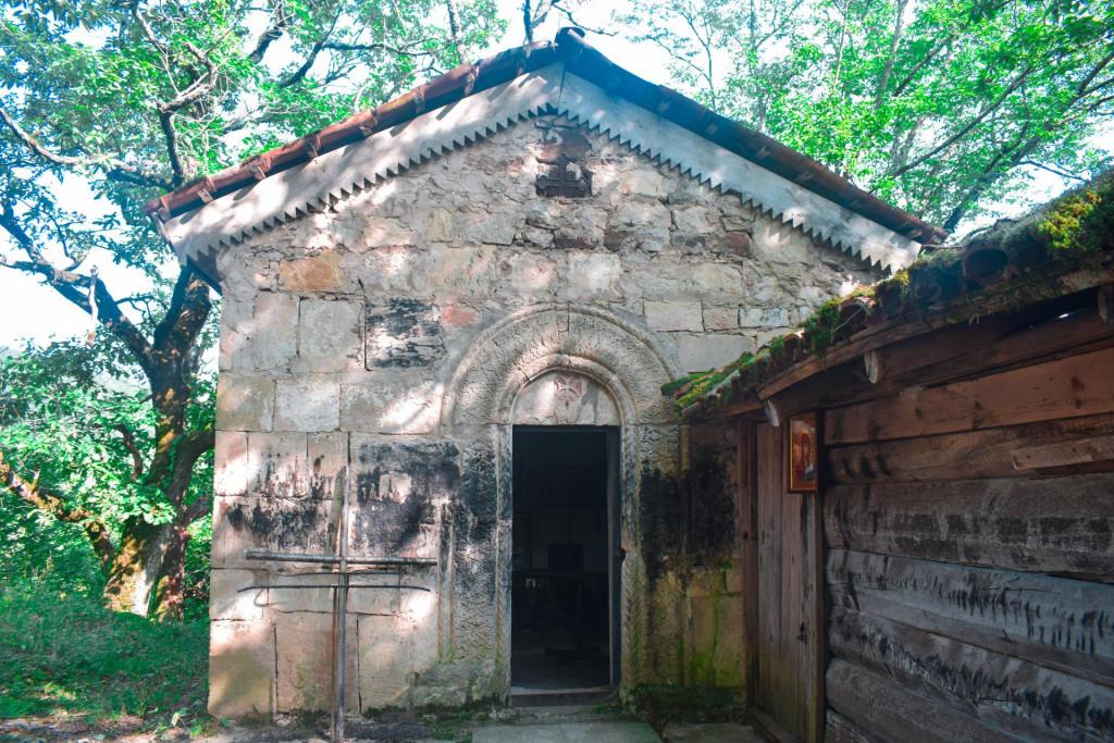 ჩიხის ციხე და ღვთისმშობლის ეკლესია