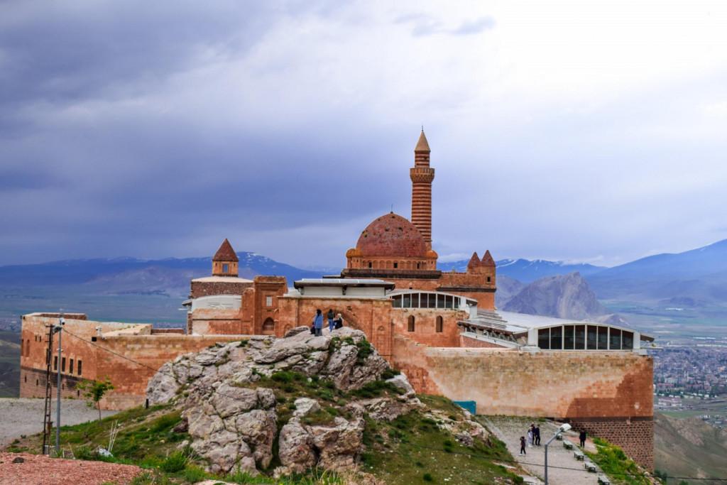 ისაკ ფაშა ჯაყელის სასახლე