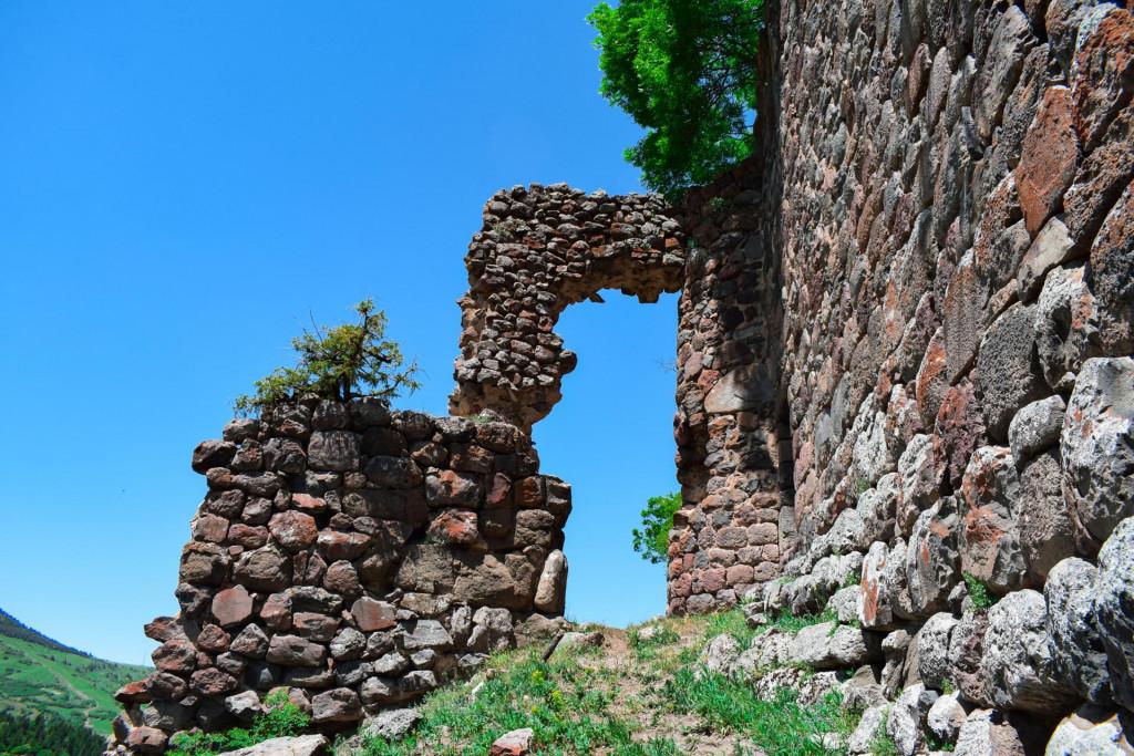 საკირეს ციხე-დარბაზი