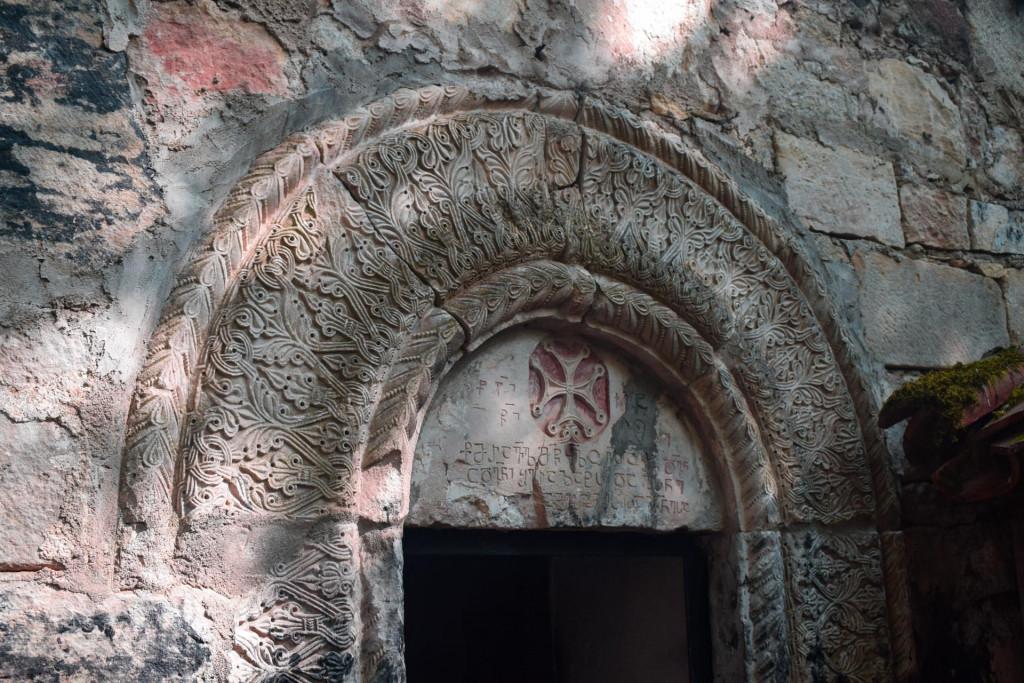 ჩიხის ციხე და ღვთისმშობლის ეკლესია