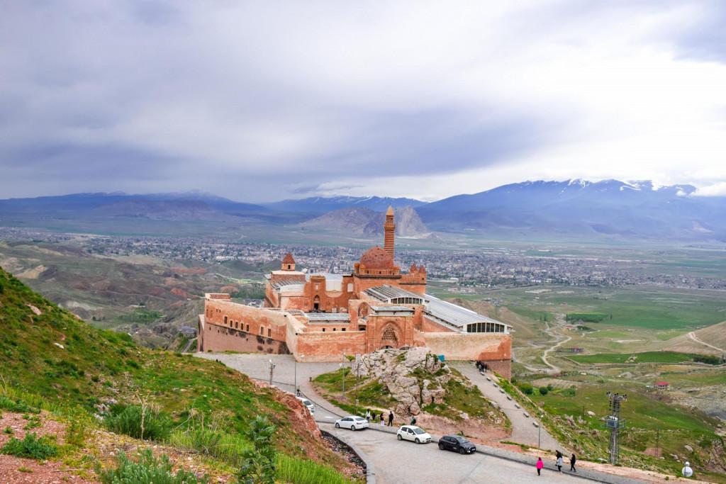 ისაკ ფაშა ჯაყელის სასახლე