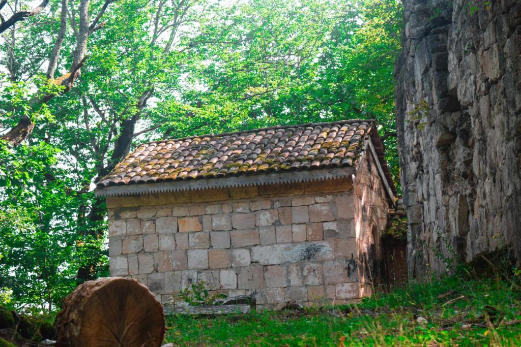 ჩიხის ციხე და ღვთისმშობლის ეკლესია