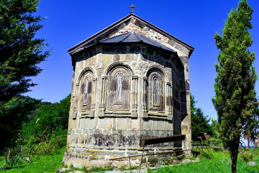 ლიხაურის ღვთისმშობლის სახელობის ეკლესია