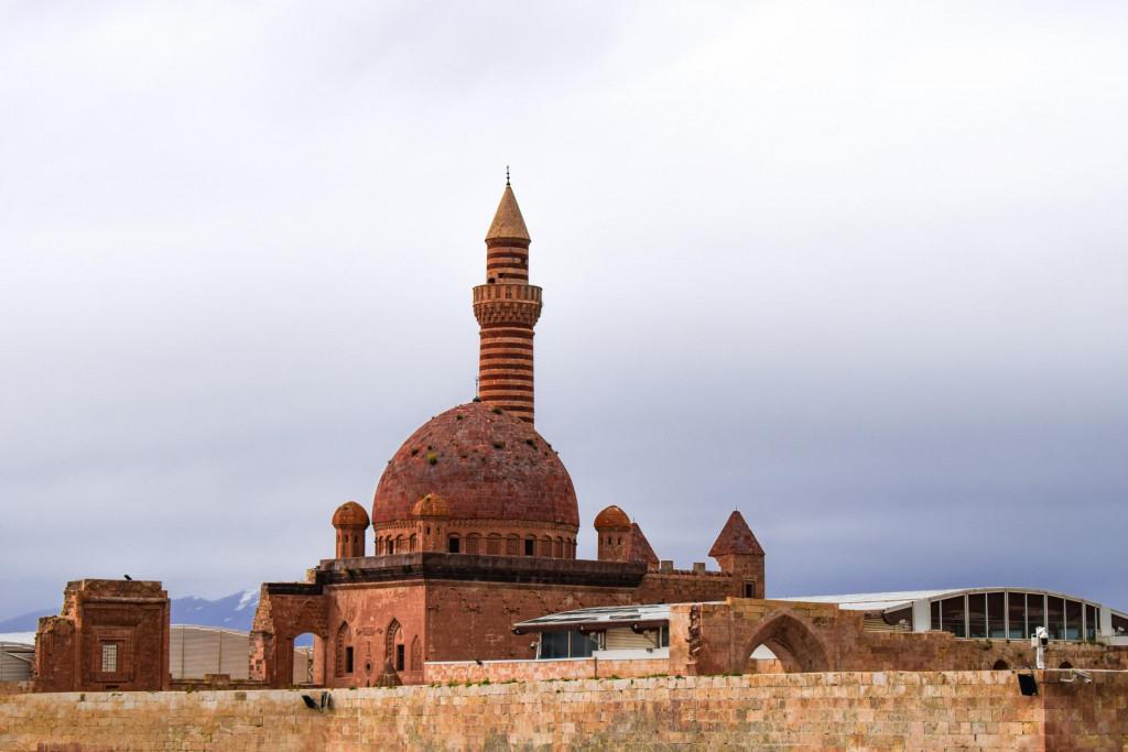 ისაკ ფაშა ჯაყელის სასახლე