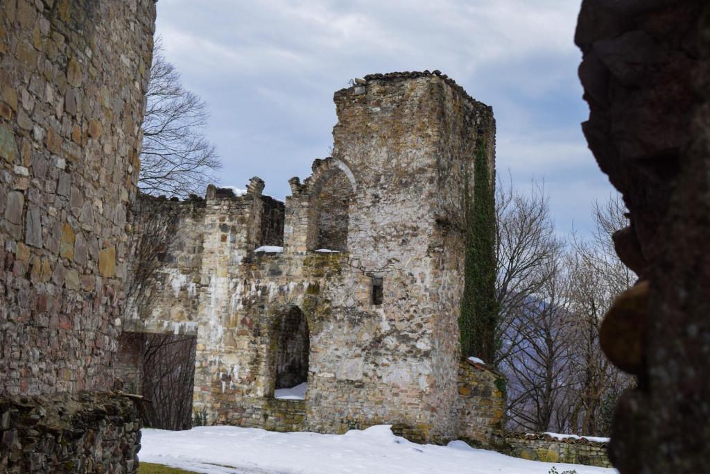 კვეტერას ციხე-ქალაქი