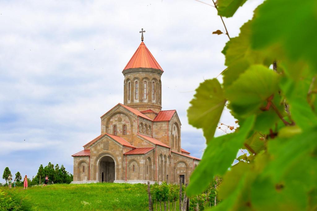 გვარას ივერიის ღვთისმშობლის ეკლესია