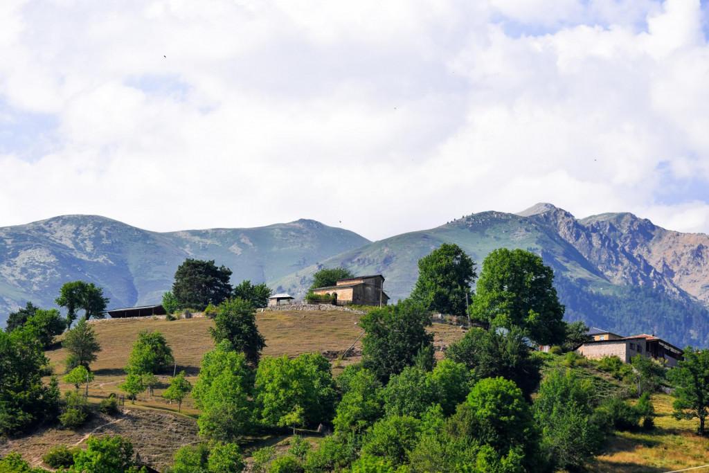 ფხოტრერის მთავარანგელოზთა ტაძარი