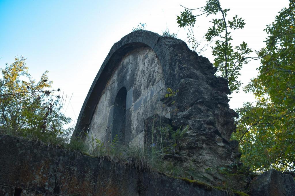 აძიკვის წმინდა გიორგის ეკლესია და სამაროვანი