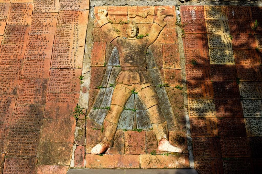 სიღნაღის 9 აპრილისა და მეორე მსოფლიო ომის მემორიალები