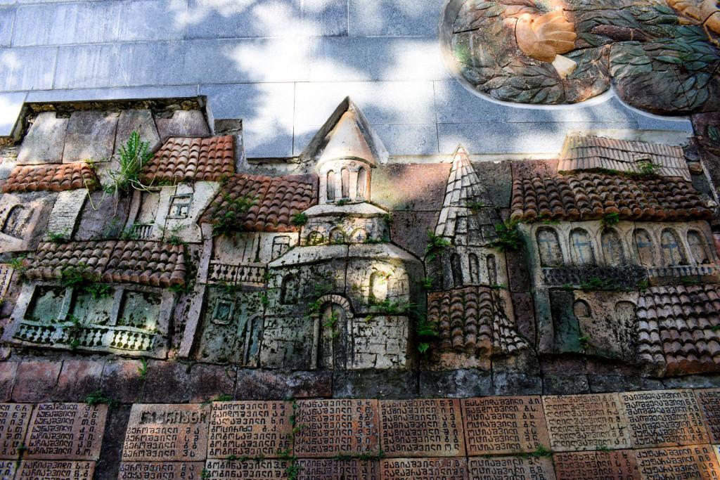 სიღნაღის 9 აპრილისა და მეორე მსოფლიო ომის მემორიალები