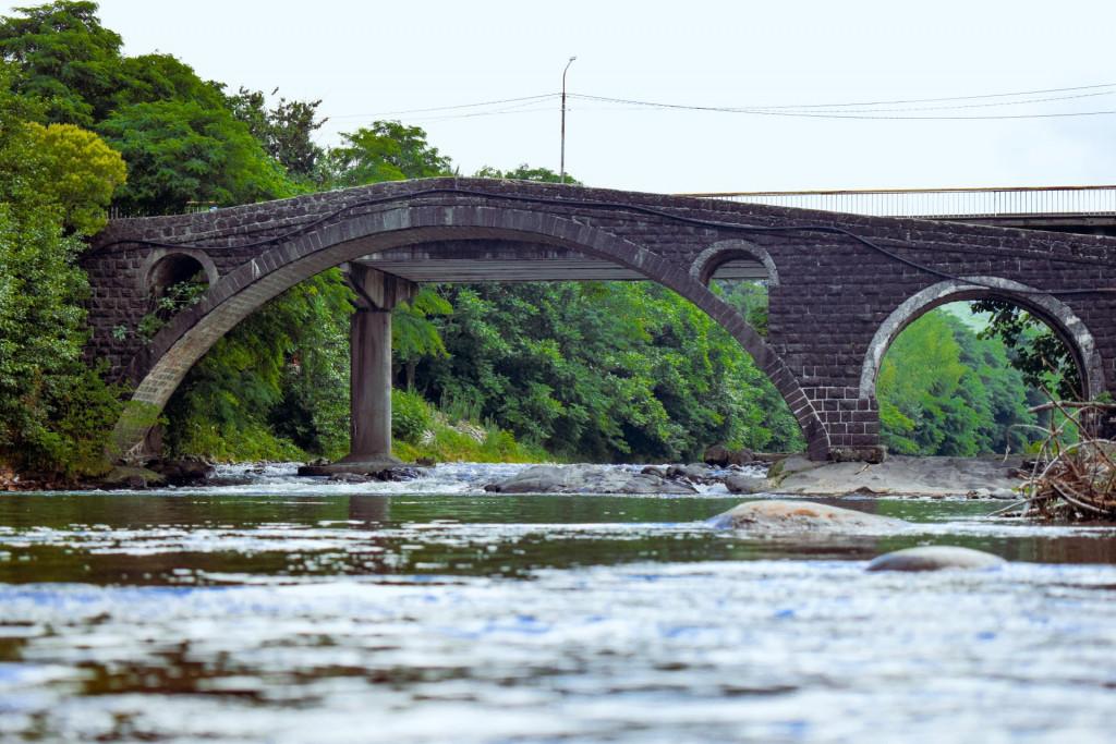 ხუცუბნის ხიდი