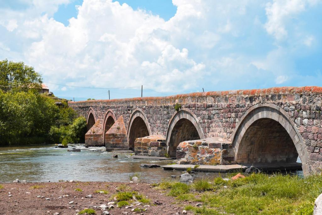 ტონთიოს ხუთმალიანი ხიდი