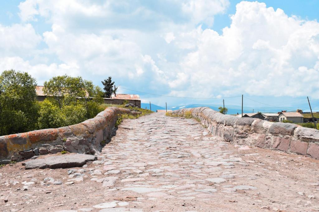 ტონთიოს ხუთმალიანი ხიდი