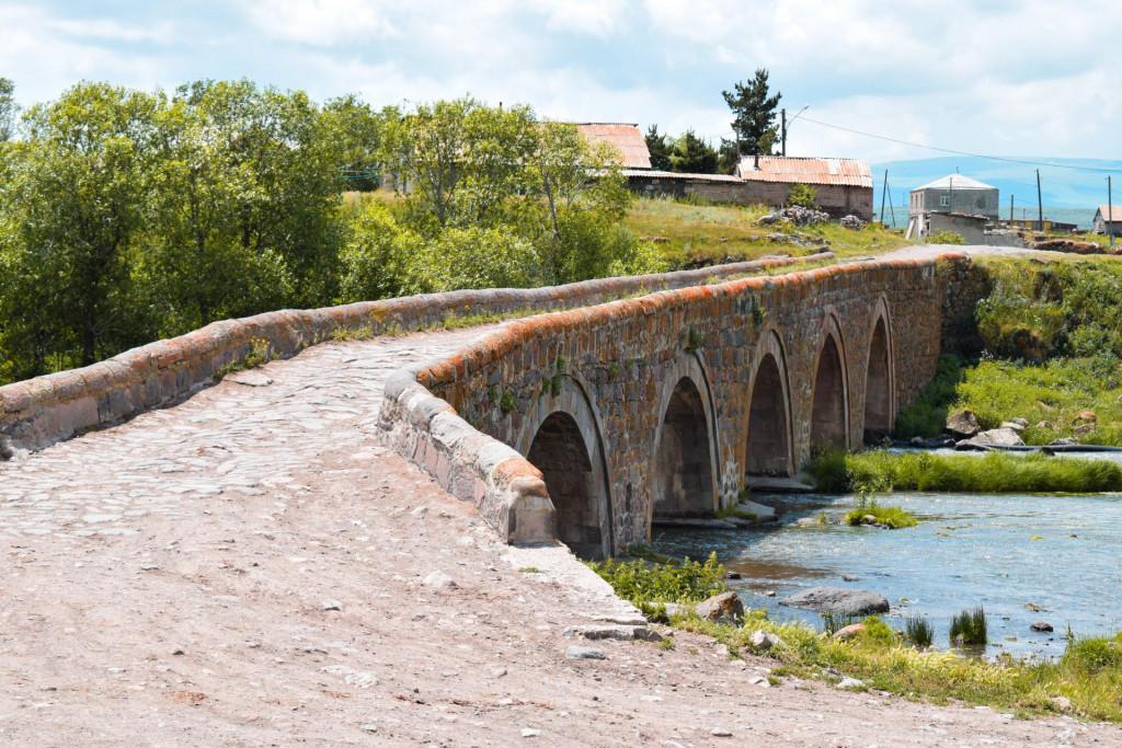 ტონთიოს ხუთმალიანი ხიდი