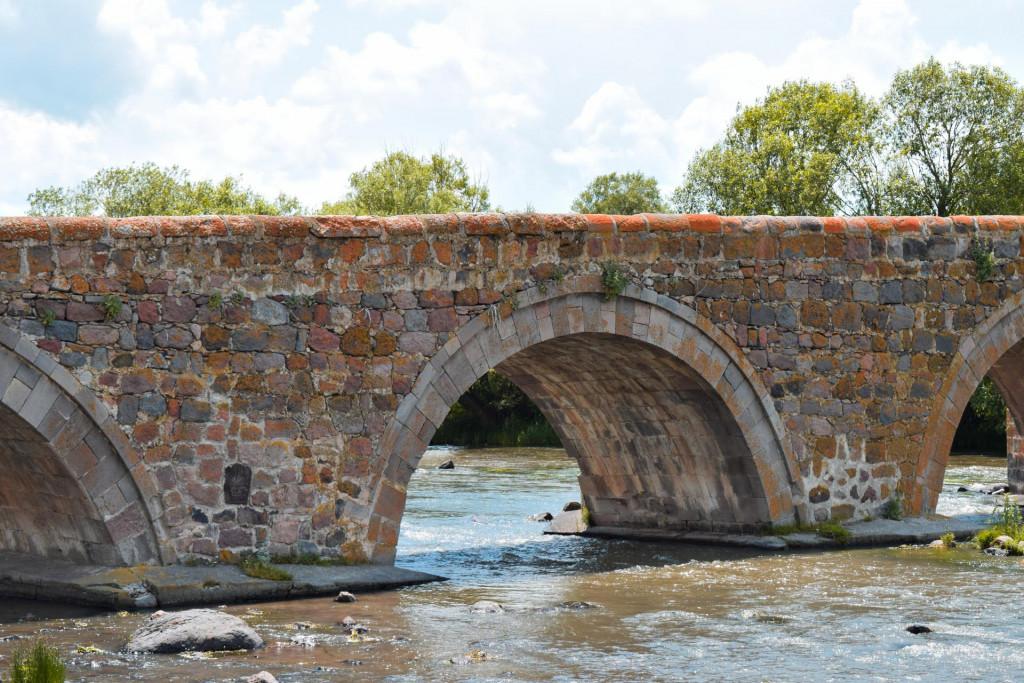 ტონთიოს ხუთმალიანი ხიდი