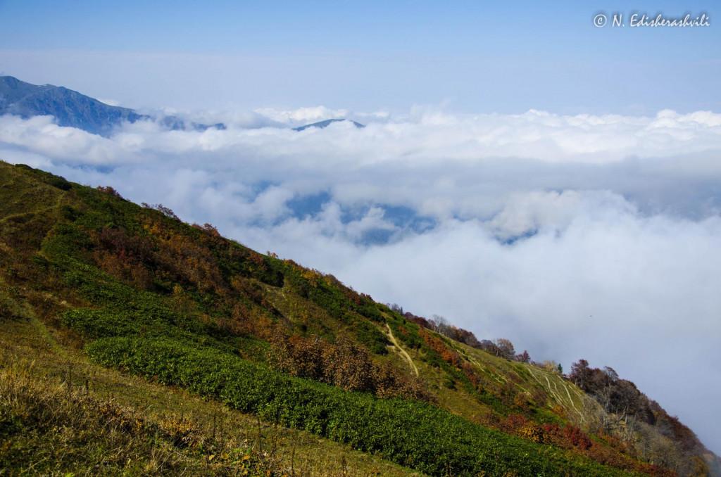 Enjoy the colors of Autumn on the Lomismta Hiking Trail