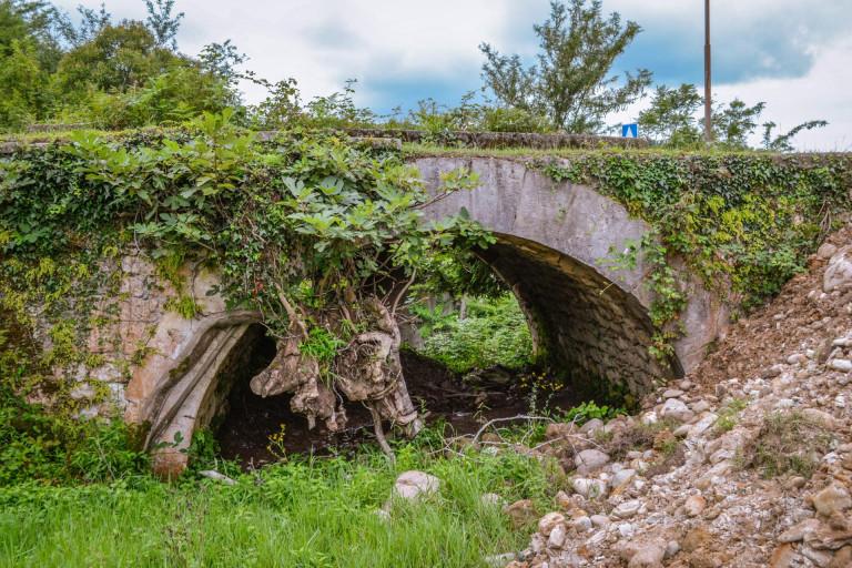 ცაიშის ქვის თაღოვანი ხიდი, Tsaishi stone arch bridge