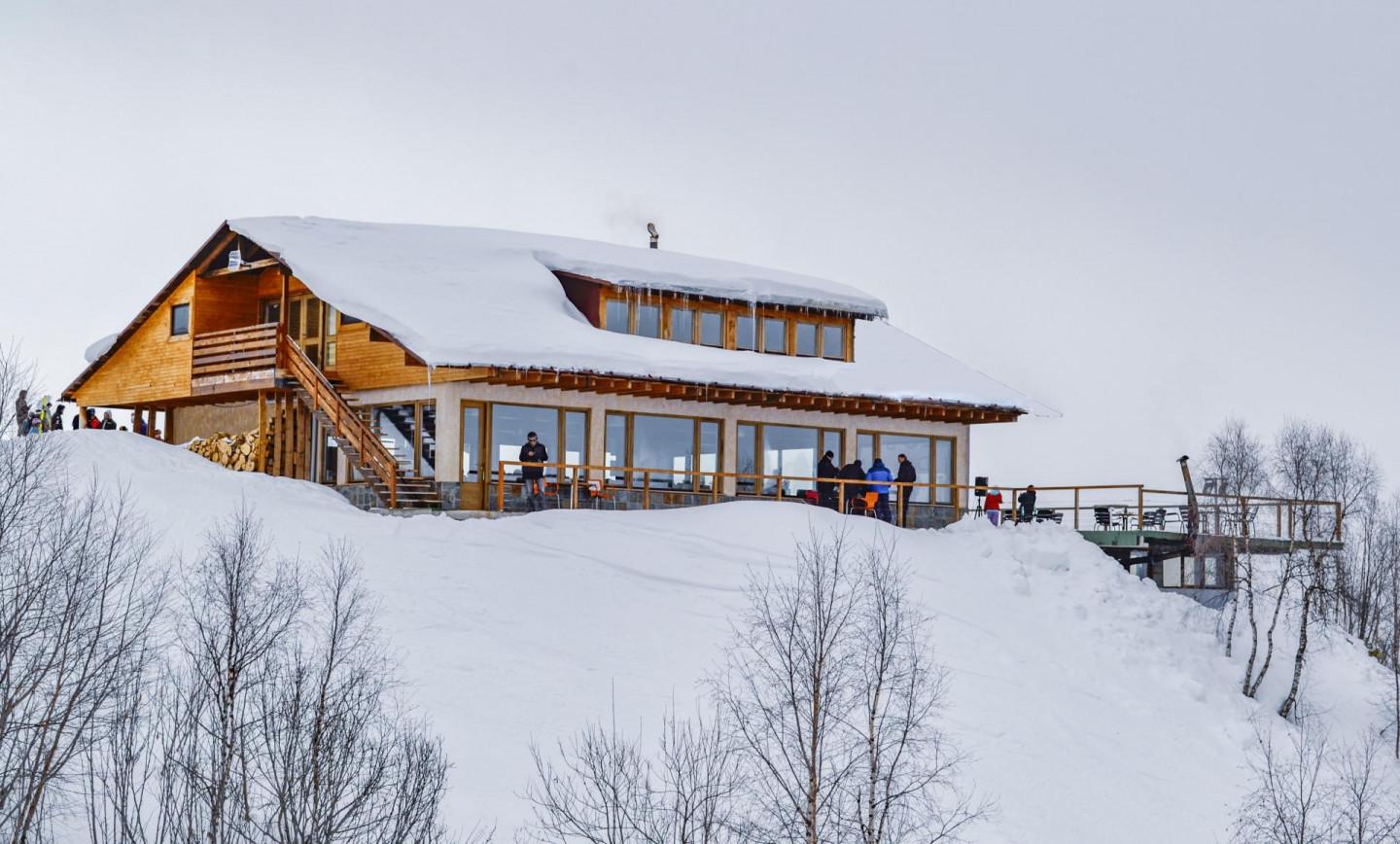 Cafe zuruldi hatsvali ski resort