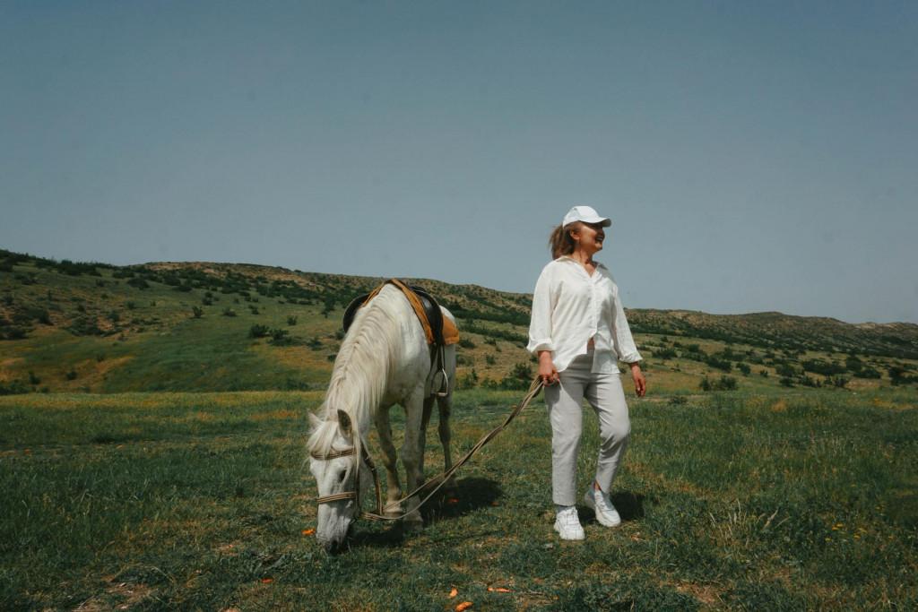 Horse riding tour in Tbilisi (pro photoshoot option)